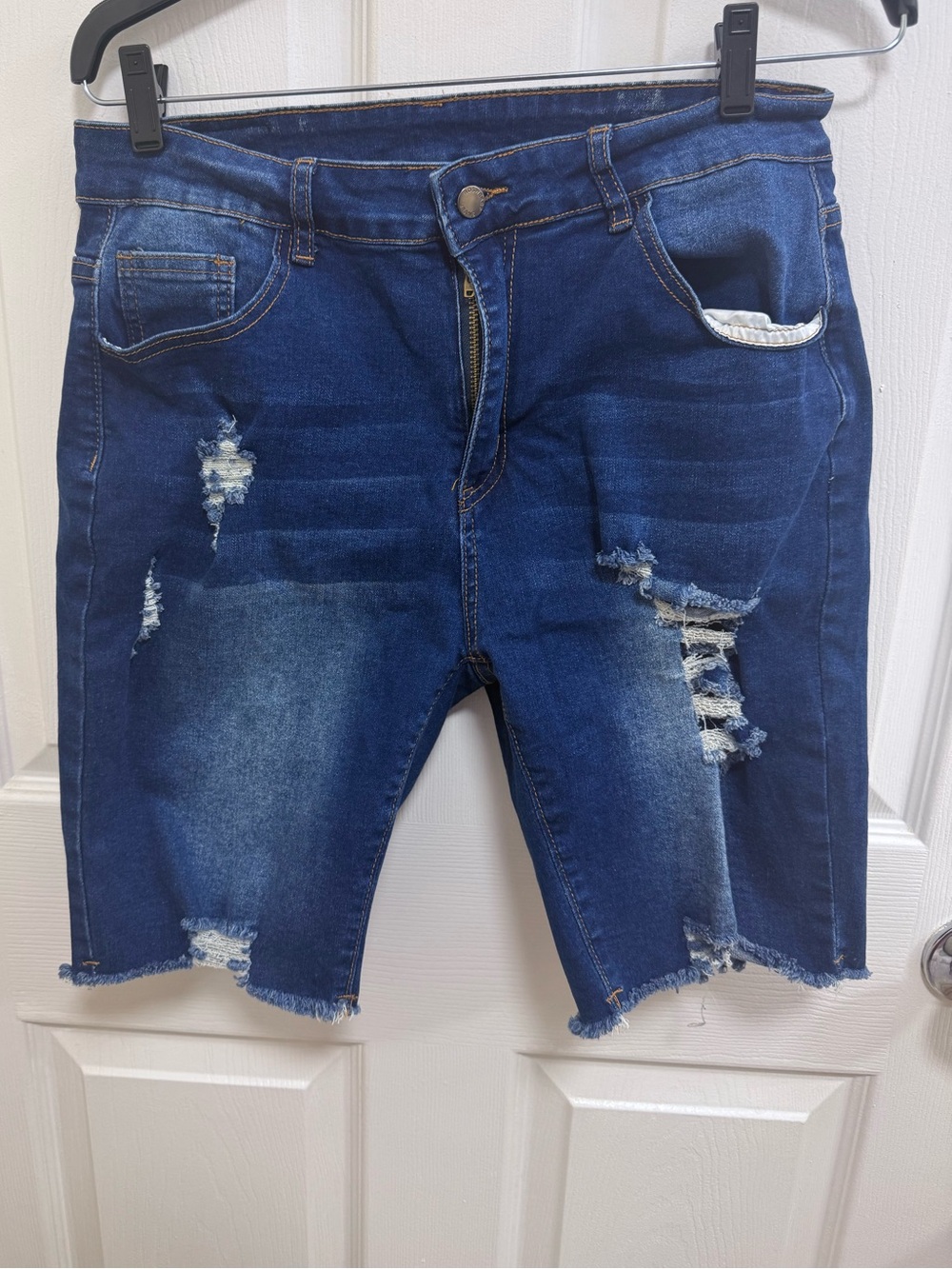 Women’s Distressed Dark Denim Jeans, Size Medium